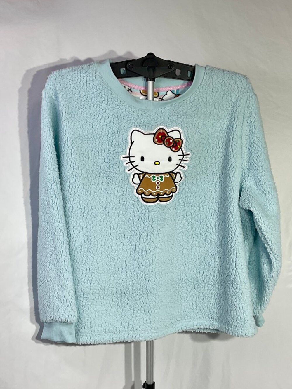 Hello Kitty XL Fuzzy Shirt Sleepwear Womens Gingerbread Sanrio Christmas